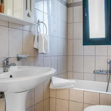 Villa Sleeps 6 Pool Air Con Wifi Karavádhos