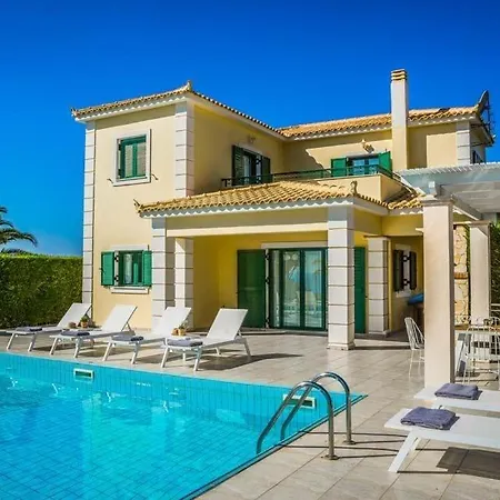 Sleeps 6 Pool Air Con Wifi 빌라